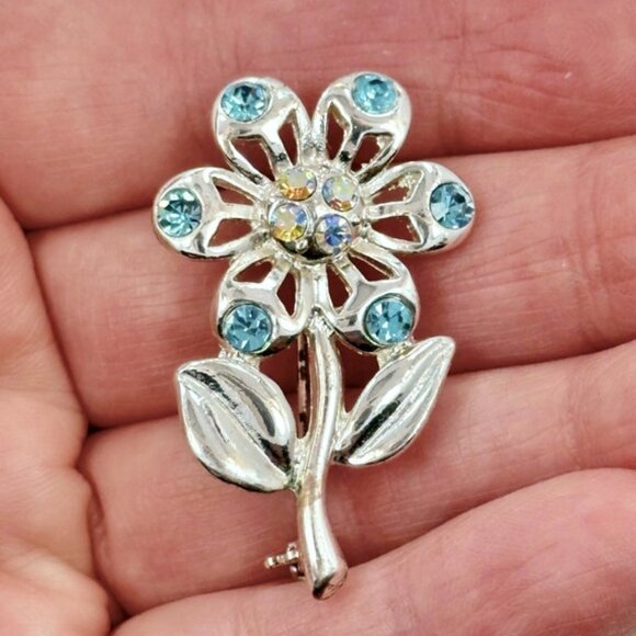 Flower Brooch, Silver Metal, Rhinestones, Daisy, Blue, AB, 70s, 60s, Vintage Pin - Picture 2 of 3